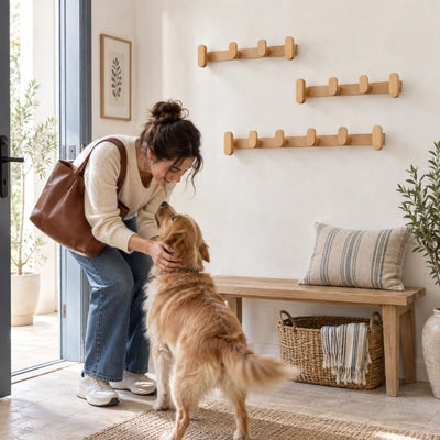 patere-bois-elisabeth-accueille-son-chien