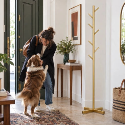 porte-manteau-sur-pied-estelle-accueille-son-chien