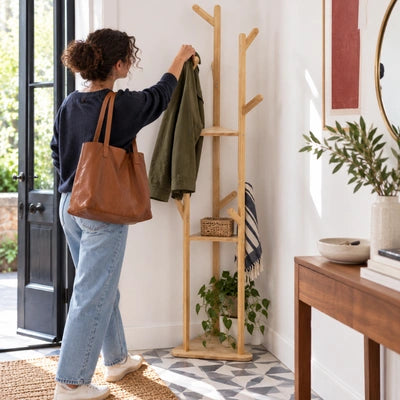 porte-manteau-sur-pied-ines-accroche-son-manteau