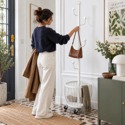 porte-manteau-sur-pied-patricia-accroche-son-sac